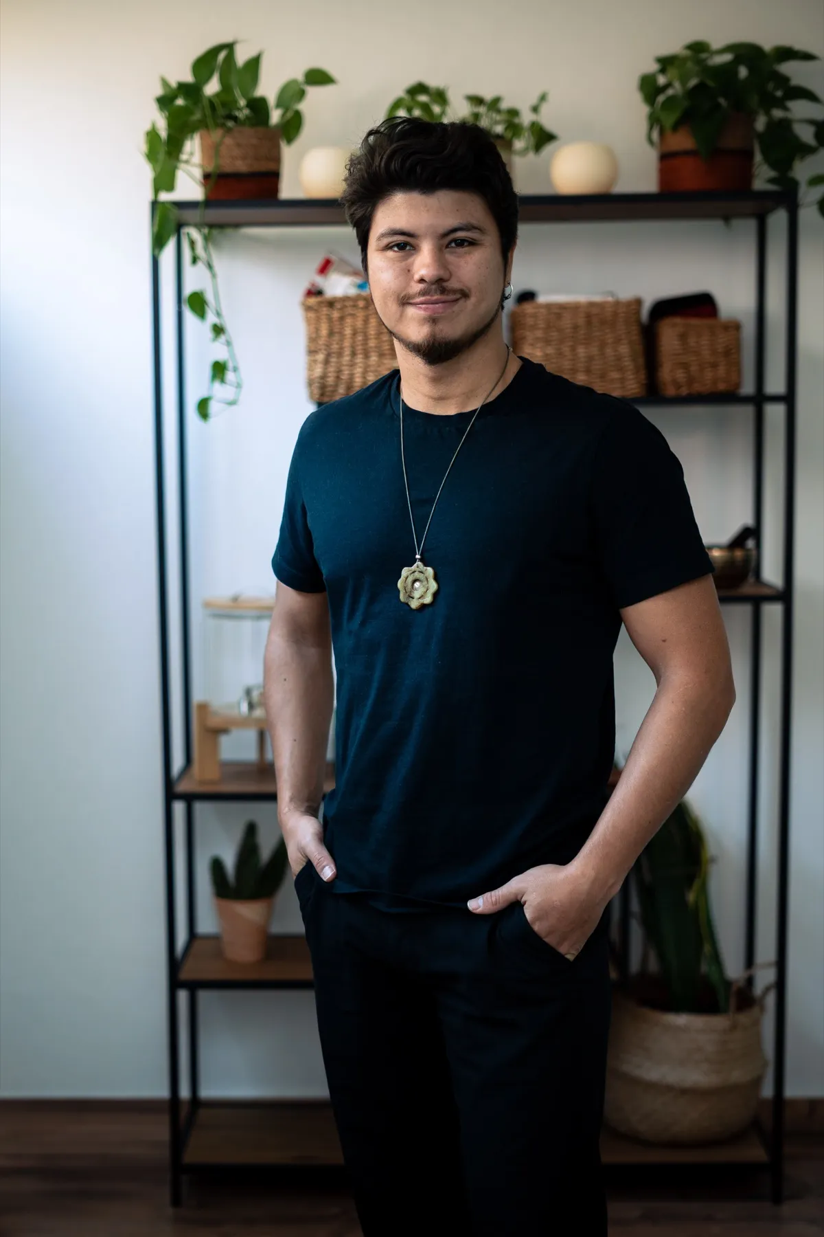 Sebastian, psicólogo y gerente del centro